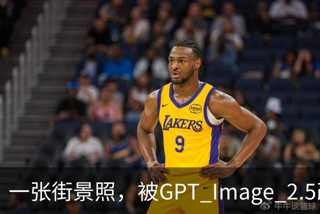一张街景照，被GPT Image 2.5改成560人围观的长曝光
